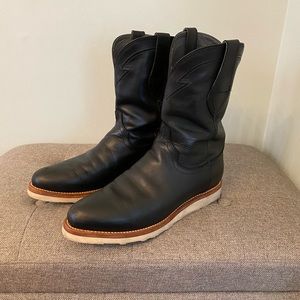 Tecovas Knox 10.5 D Black. Hard to find right now!